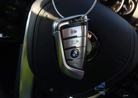 2019 BMW 540I xDrive z USA, uszkodzony, nr VIN WBAJE7C52KWD55239